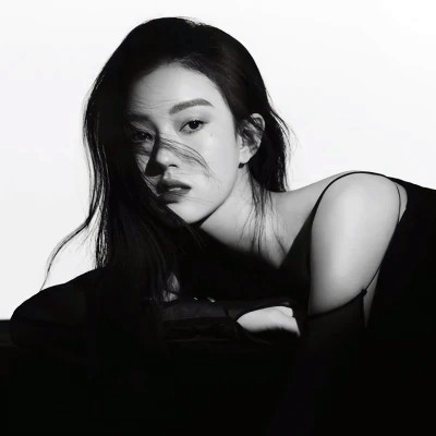 2025女生高级新款好看的头像图片
