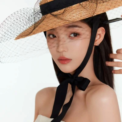 2025女生高级新款好看的头像图片