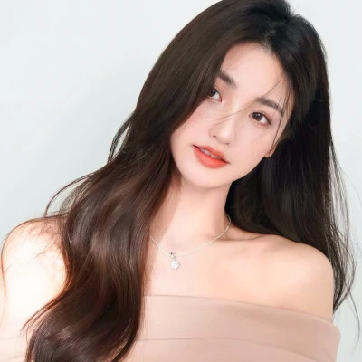 2025女生高级新款好看的头像图片