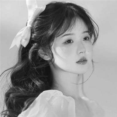 微信高清黑白女生头像