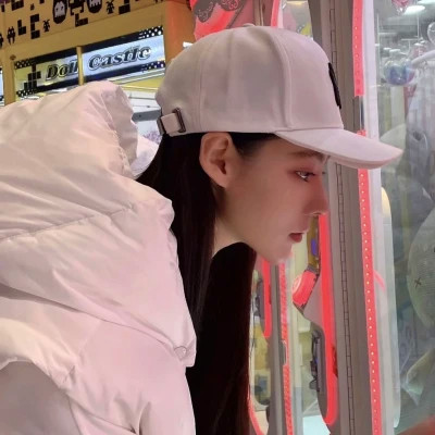 2025女生微信头像图片潮流