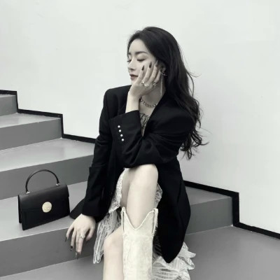 2025女生微信头像图片潮流