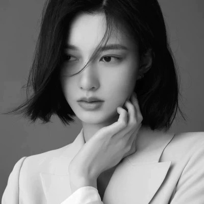 2025女生微信头像图片潮流