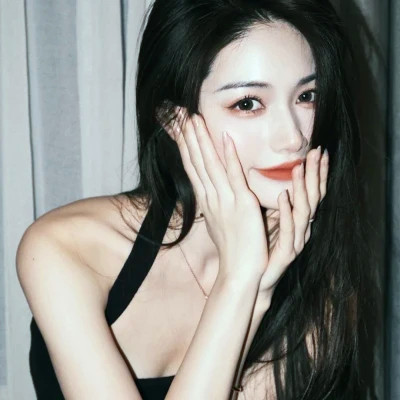 2025女生微信头像图片潮流