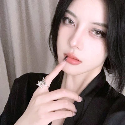 2025女生微信头像图片潮流