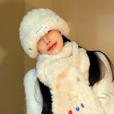 2025女生微信头像图片潮流