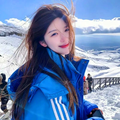 2025女生微信头像图片潮流