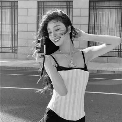 黑白头像漂亮女生可爱真人