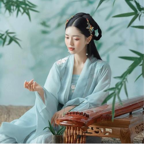 2025女人专用的微信头像图片