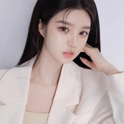 2025最潮头像女生高清图片