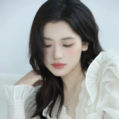 2025最潮头像女生高清图片