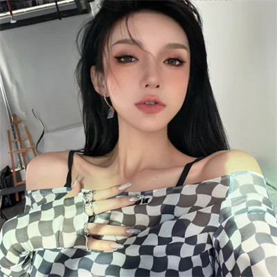 2025最潮头像女生高清图片