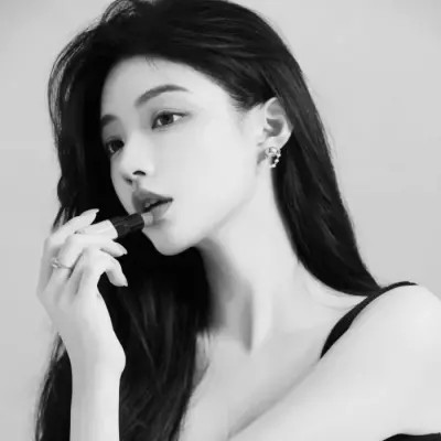 2025最潮头像女生高清图片