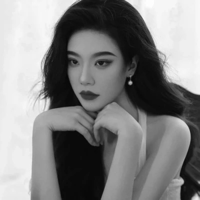 2025最潮头像女生高清图片