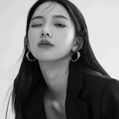 2025最潮头像女生高清图片