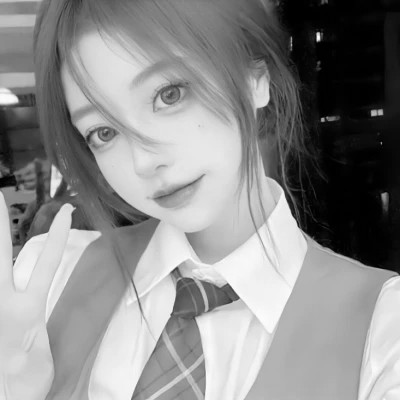 女士高冷黑白头像图片高清