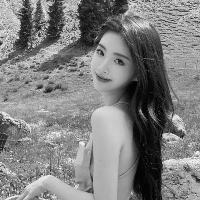 女士高冷黑白头像图片高清