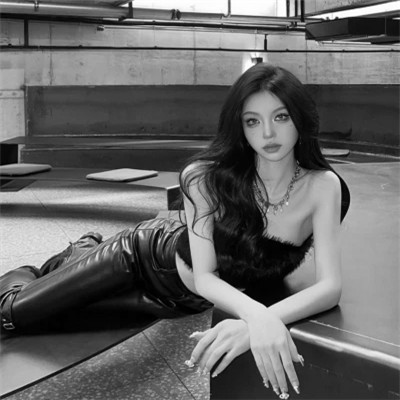 女士高冷黑白头像图片高清