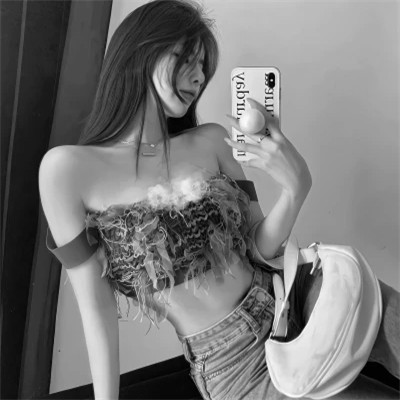 女士高冷黑白头像图片高清
