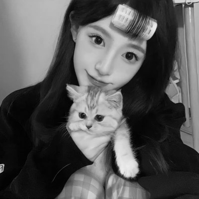 女士高冷黑白头像图片高清