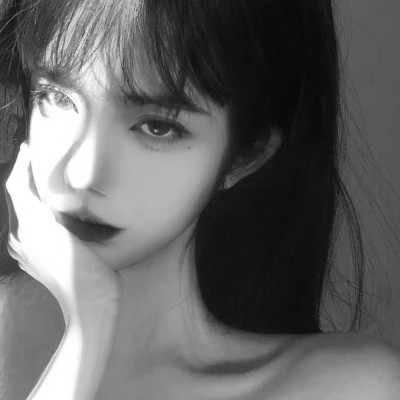 女生高清黑白真人微信头像图片