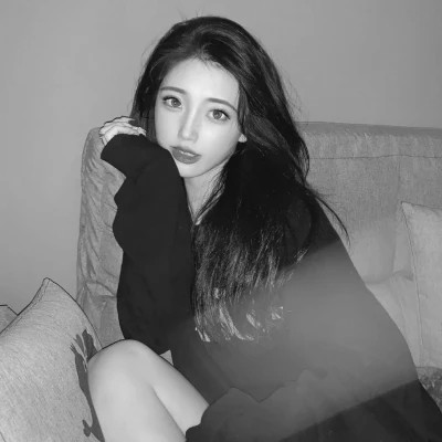 女生高清黑白真人微信头像图片