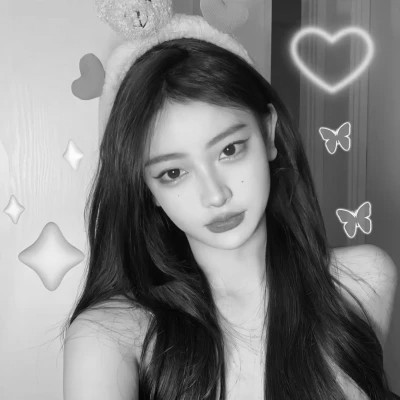 女生高清黑白真人微信头像图片