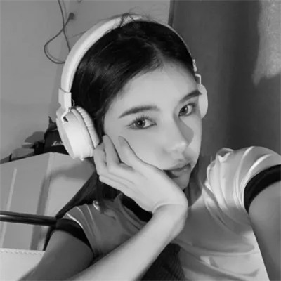女生高清黑白真人微信头像图片