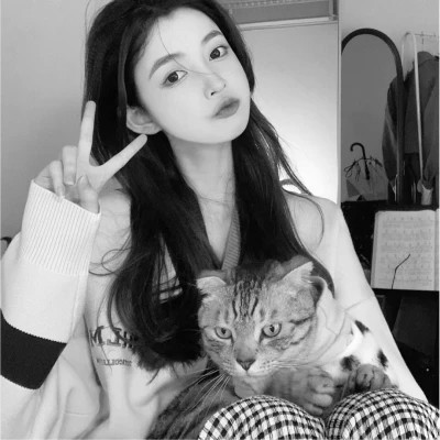 女生高清黑白真人微信头像图片