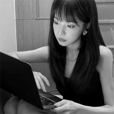 女生高清黑白真人微信头像图片