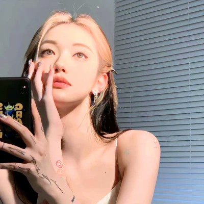 2025微信女生头像最新版火爆图片
