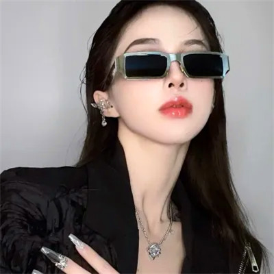 2025微信女生头像最新版火爆图片