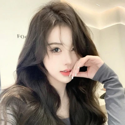 2025最火好看头像女生热门网红图片