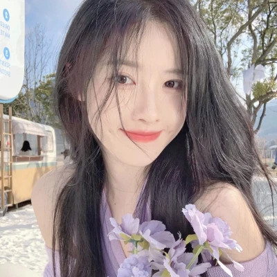 2025最火好看头像女生热门网红图片