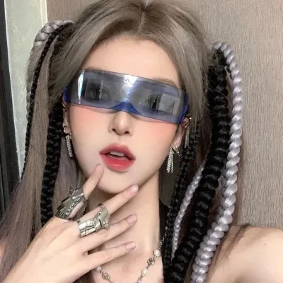 2025最火好看头像女生热门网红图片