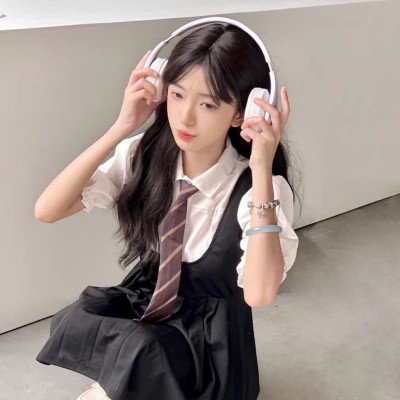 2025最火好看头像女生热门网红图片