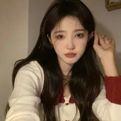 2025最火好看头像女生热门网红图片