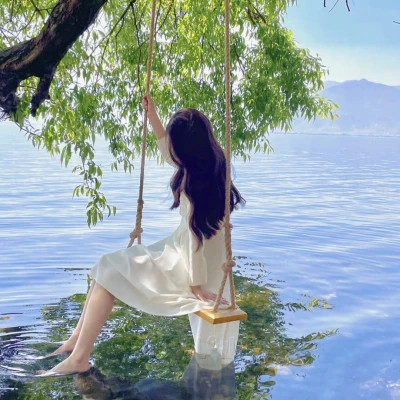 2025最火好看头像女生热门网红图片