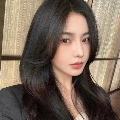 2025最火好看头像女生热门网红图片