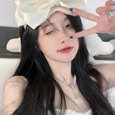 2025最火好看头像女生热门网红图片