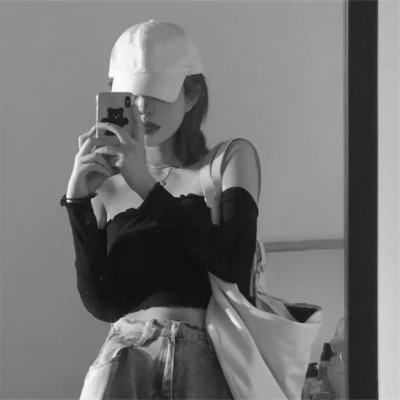 头像图片2025最火爆黑白女生