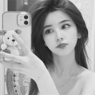 头像图片2025最火爆黑白女生