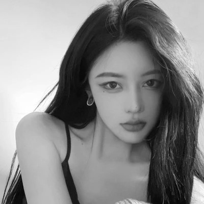 头像图片2025最火爆黑白女生