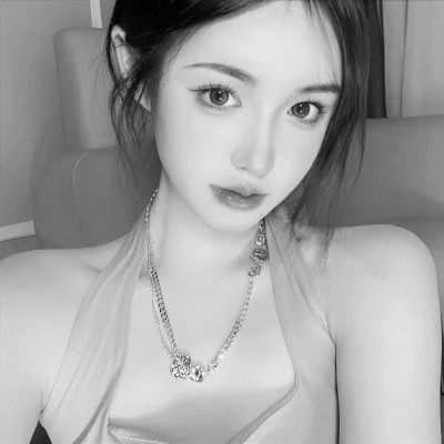 头像图片2025最火爆黑白女生