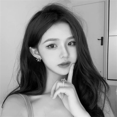 头像图片2025最火爆黑白女生