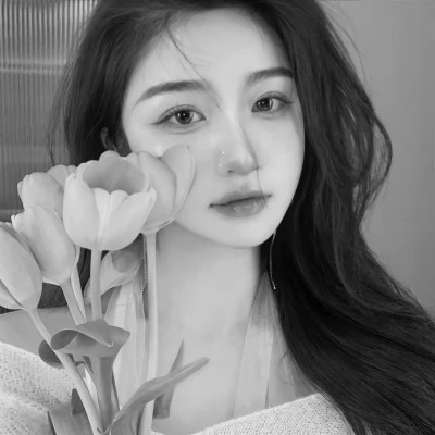 头像图片2025最火爆黑白女生