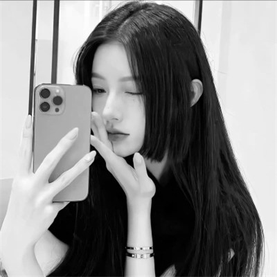 头像图片2025最火爆黑白女生