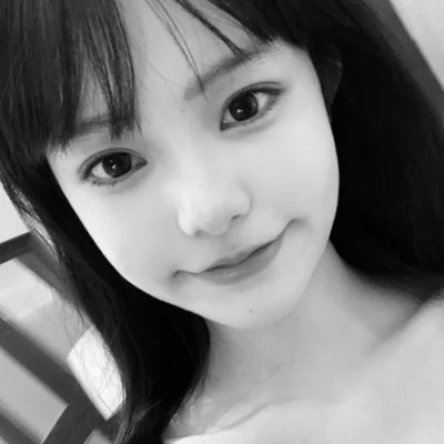 头像图片2025最火爆黑白女生