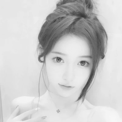 头像图片2025最火爆黑白女生