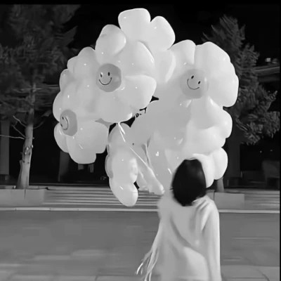头像图片2025最火爆黑白女生